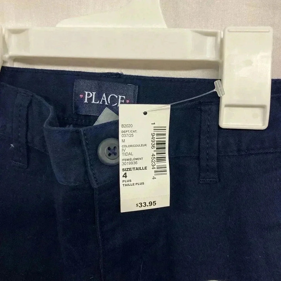 Children’s place shorts - Picture 2 of 4